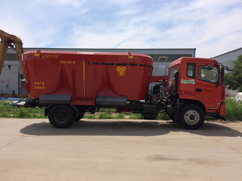 車載式21m3TMR飼料攪拌機(jī)