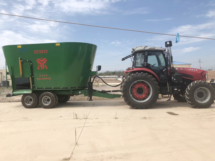 20方牽引TMR飼料攪拌機(jī)