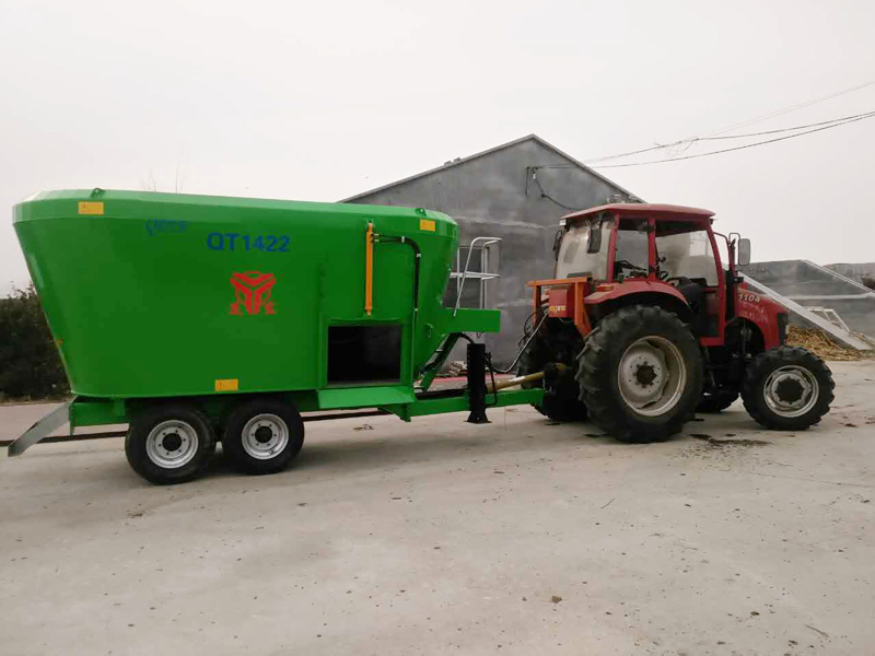14方牽引TMR飼料攪拌機(jī)